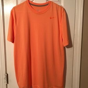 Nike men's dri fit Sz.L NWOT